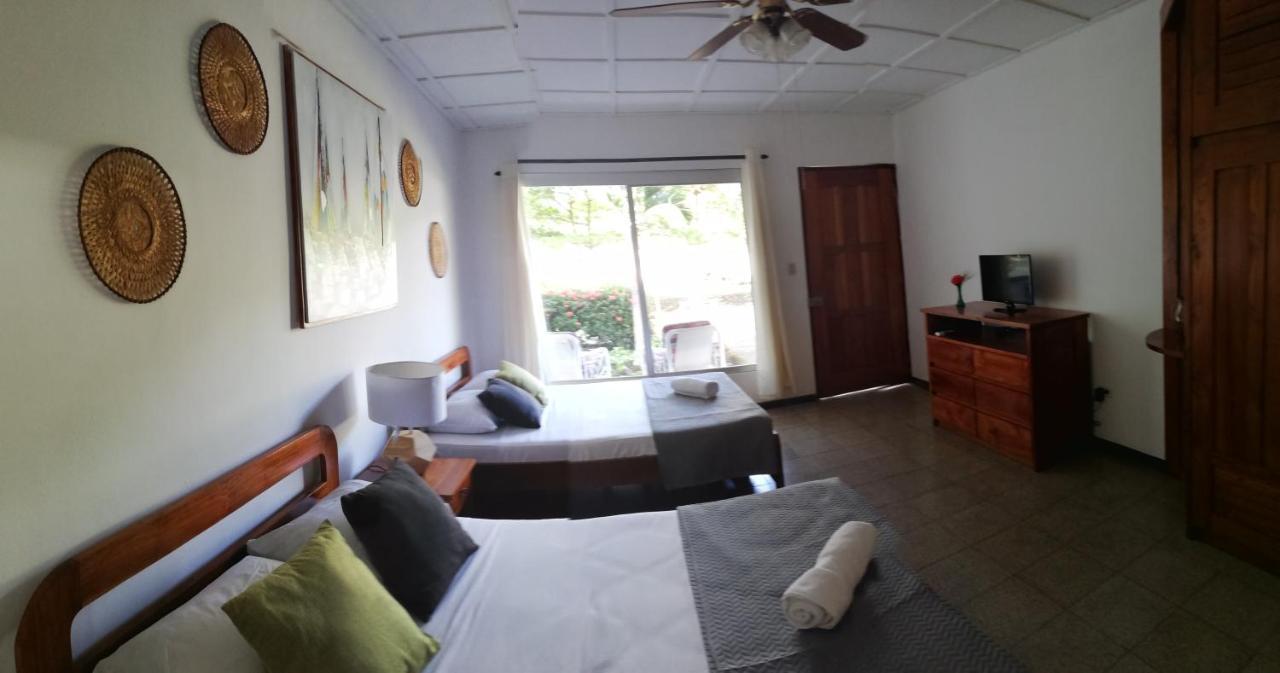 Hotel La Isla Parrita Exterior foto